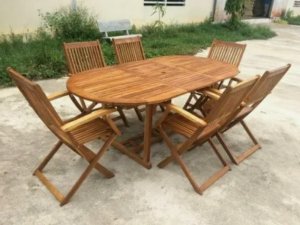 Уличная мебель из акации: природная прочность и стиль для вашего участка title=